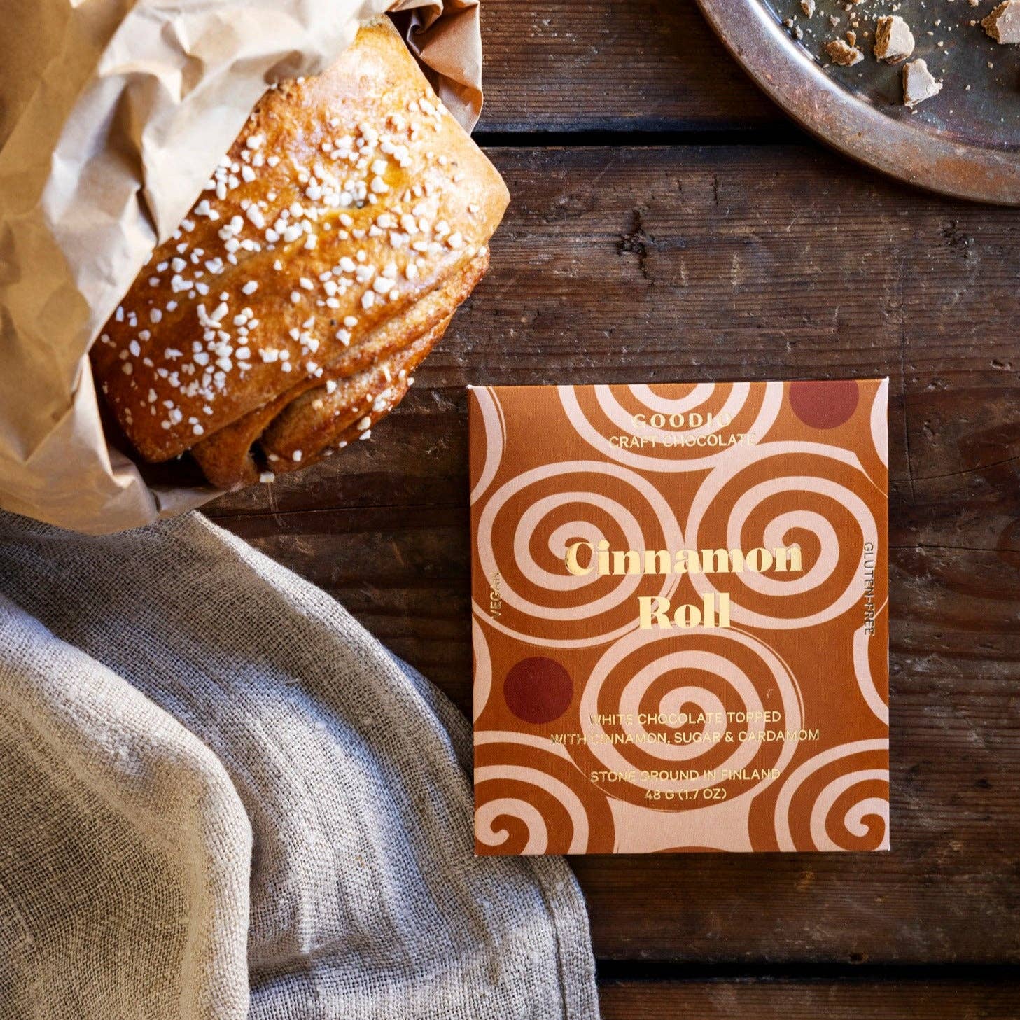 Cinnamon Roll Organic Chocolate Bar – Festive Spiced Indulgence - Pockets of Bliss