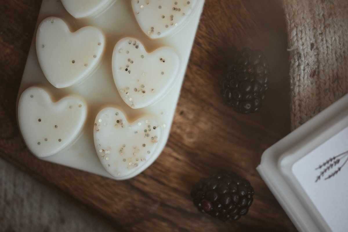 Lavender & Tonka Heart Clamshell - Pockets of Bliss