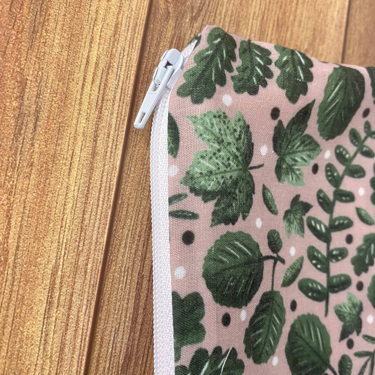 Green Foliage Pouch - Pockets of Bliss