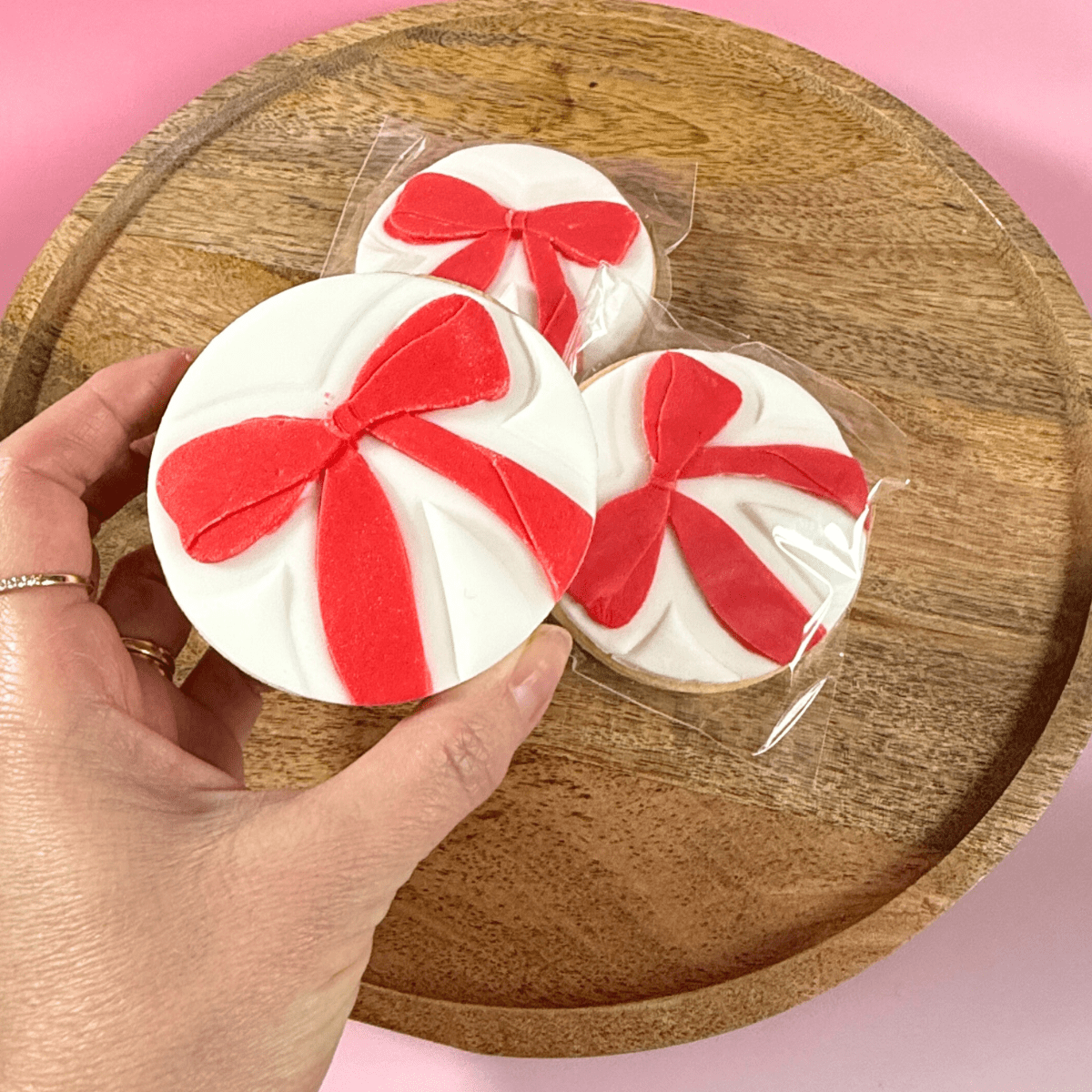 Bow Iced Biscuit - Pockets of Bliss