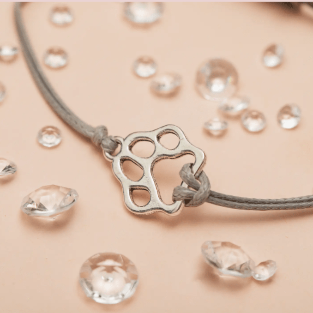 Dog Mum Paw Print Adjustable Charm Bracelet – Sentimental Gift for Dog Lovers - Pockets of Bliss